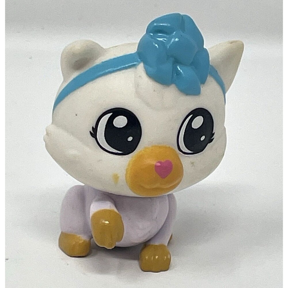 Tic Tac Toy XOXO Friends White Cat Mini Figure with Blue Bow Blip‎ Toys 2" Kitty
